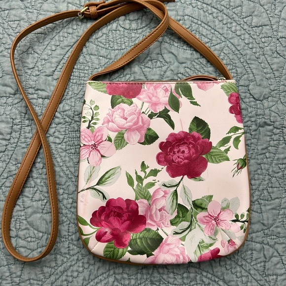 Kenneth Cole Reaction Crossbody Floral Purse. Adjustable Strap. - Picture 2 of 10